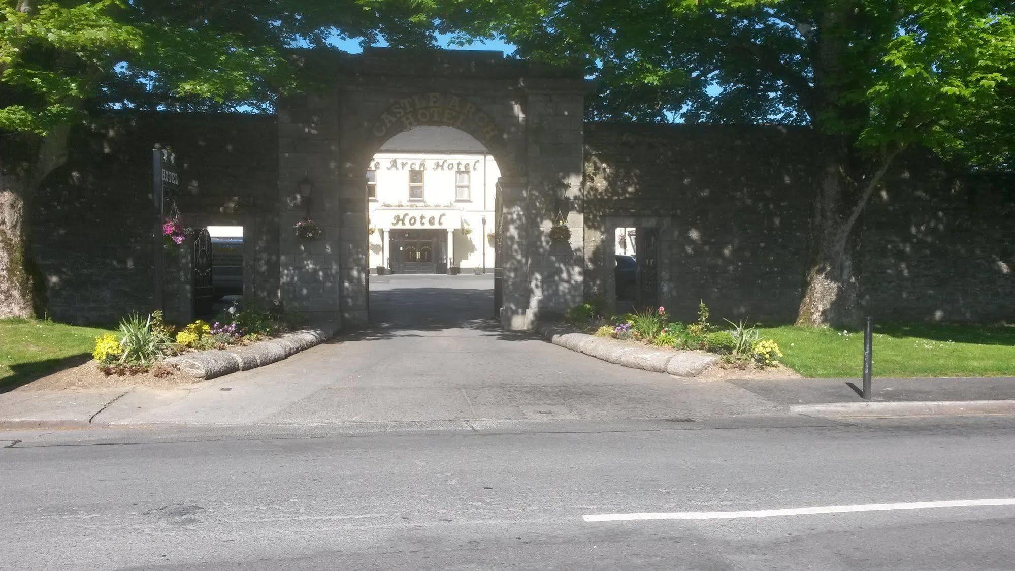 Castle Arch 3*